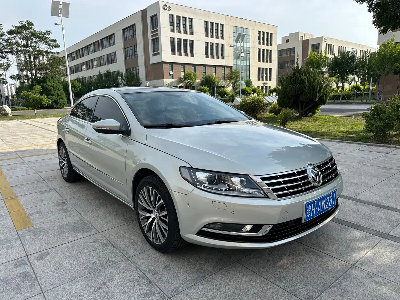 Volkswagen FAW-Volkswagen CC 2016 Model 2.0TSI Luxury фото 3