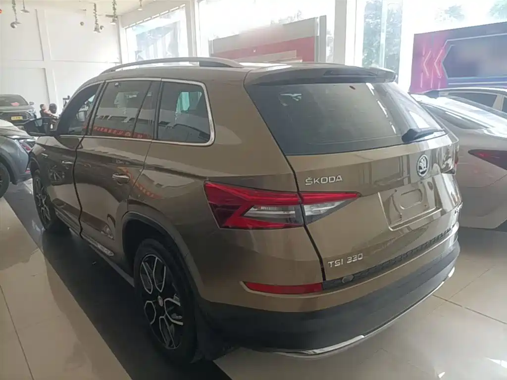 Škoda Kodiaq 2017 TSI330 7-seater 2WD Luxury Edition фото 5