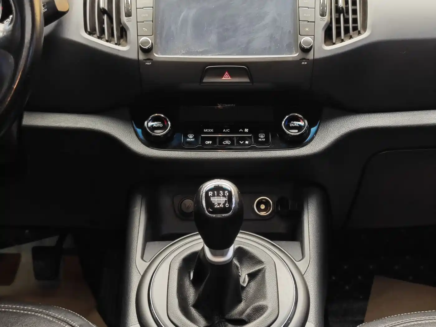 Kia Sportage 2014 2.0L Manual 2WD GLS Edition фото 18