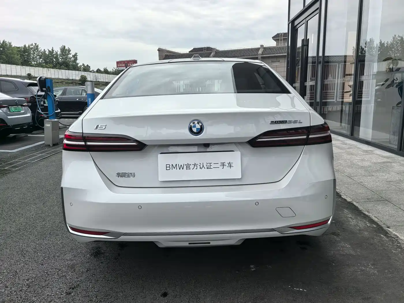 BMW i5 2024 eDrive 35L Premium Luxury Package фото 6