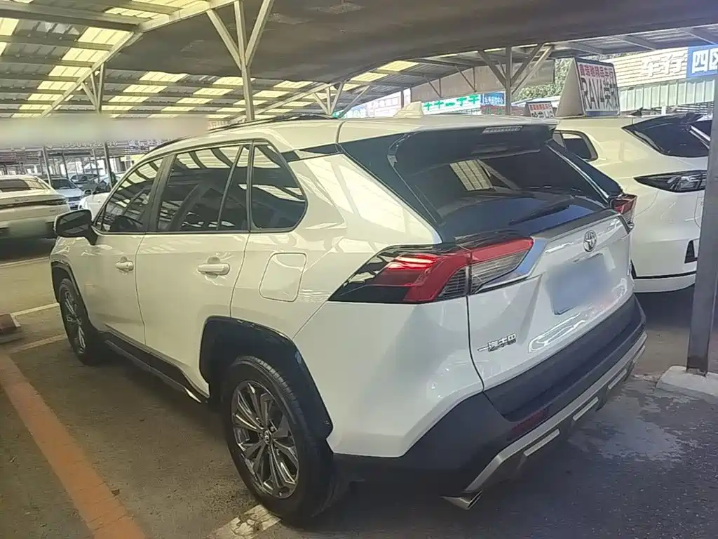 Toyota RAV4 2025 2024 2.0L CVT FWD Style Plus Edition