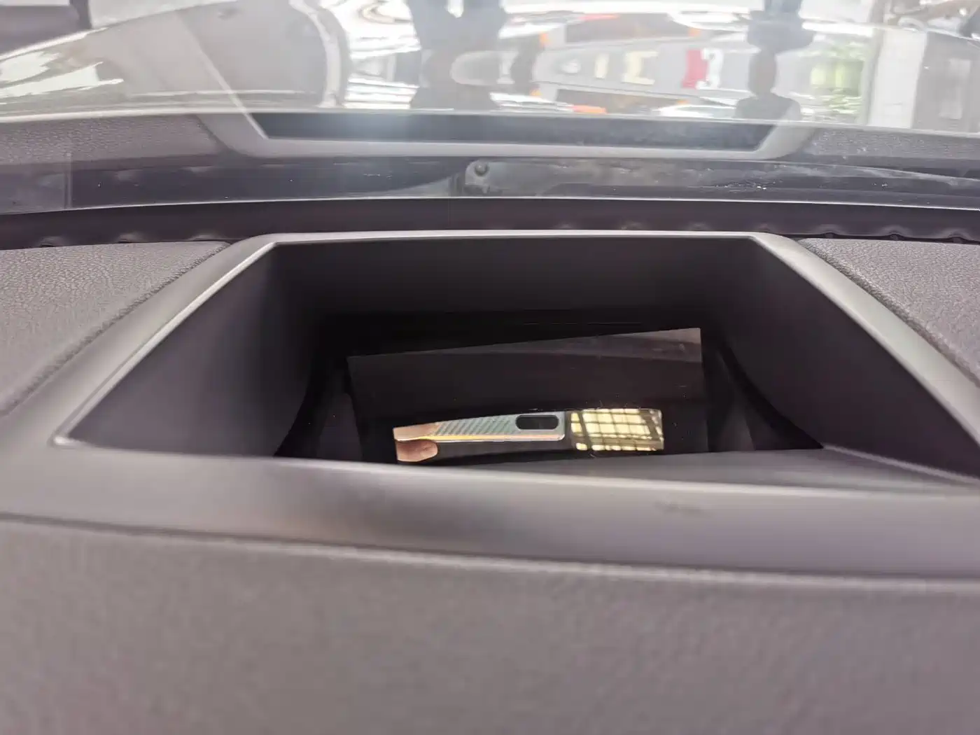 BMW 7 Series 2013 Model 740Li Leading фото 10