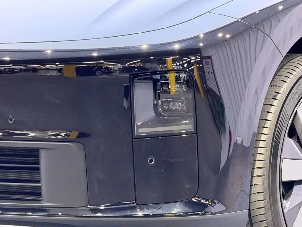 Li Auto i6 2026 2025 4WD Base Model