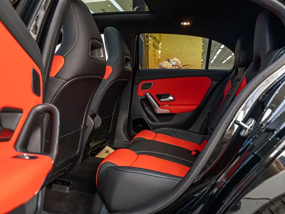 Mercedes-Benz A-Class AMG (Import) 2024 AMG A 35 4MATIC фото 2