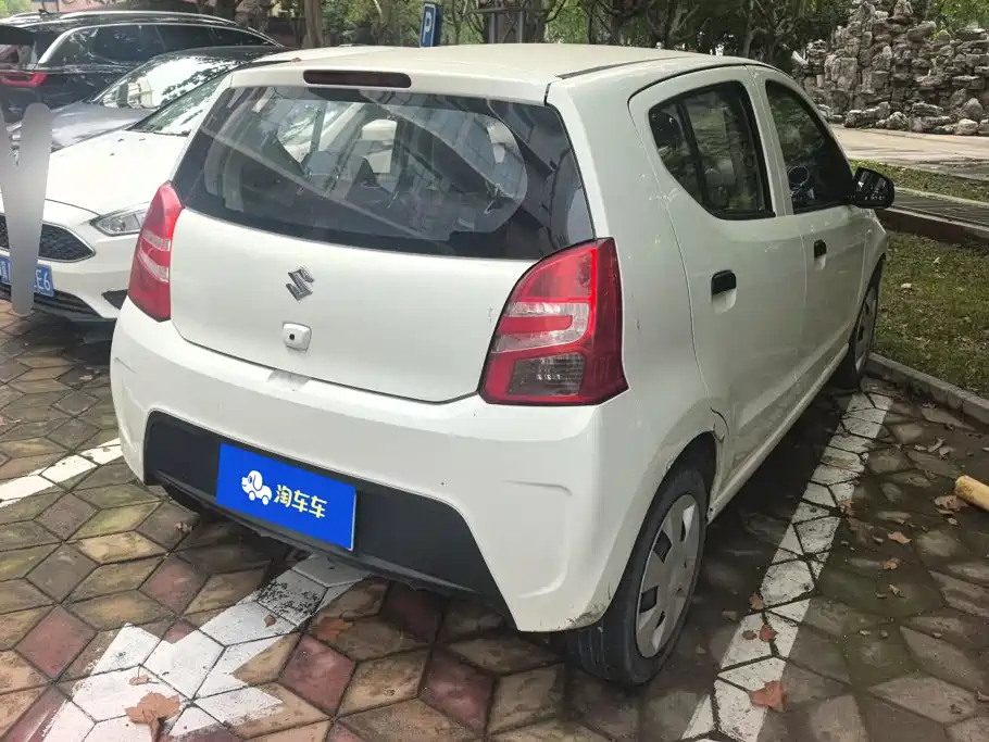 Photo 3 - Suzuki Alto