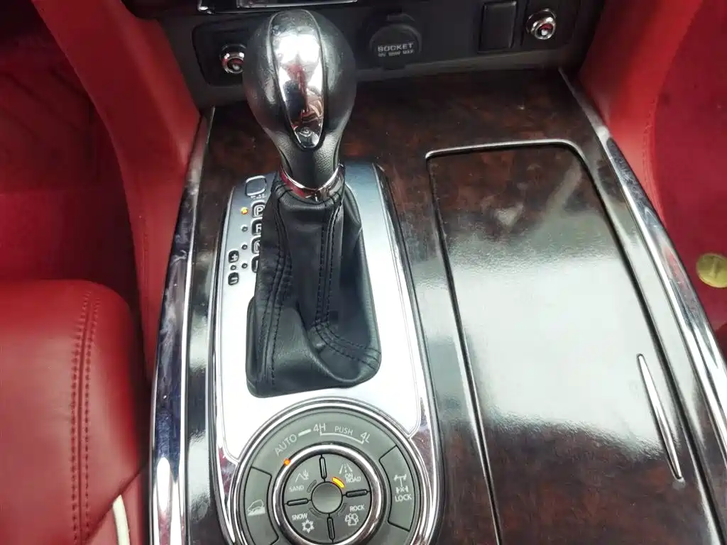 Nissan Patrol фото 15