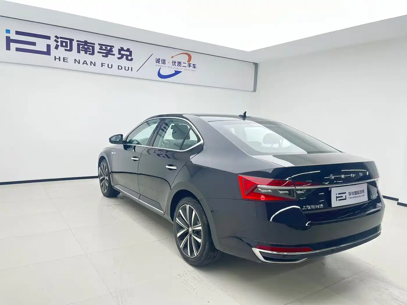 Škoda Superb 2024 TSI280 DSG Premium Edition фото 4