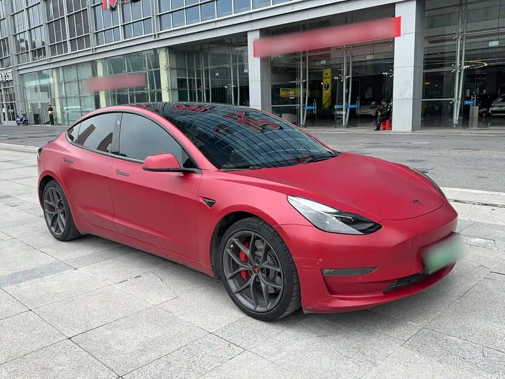 Фото 15 - Tesla Model 3