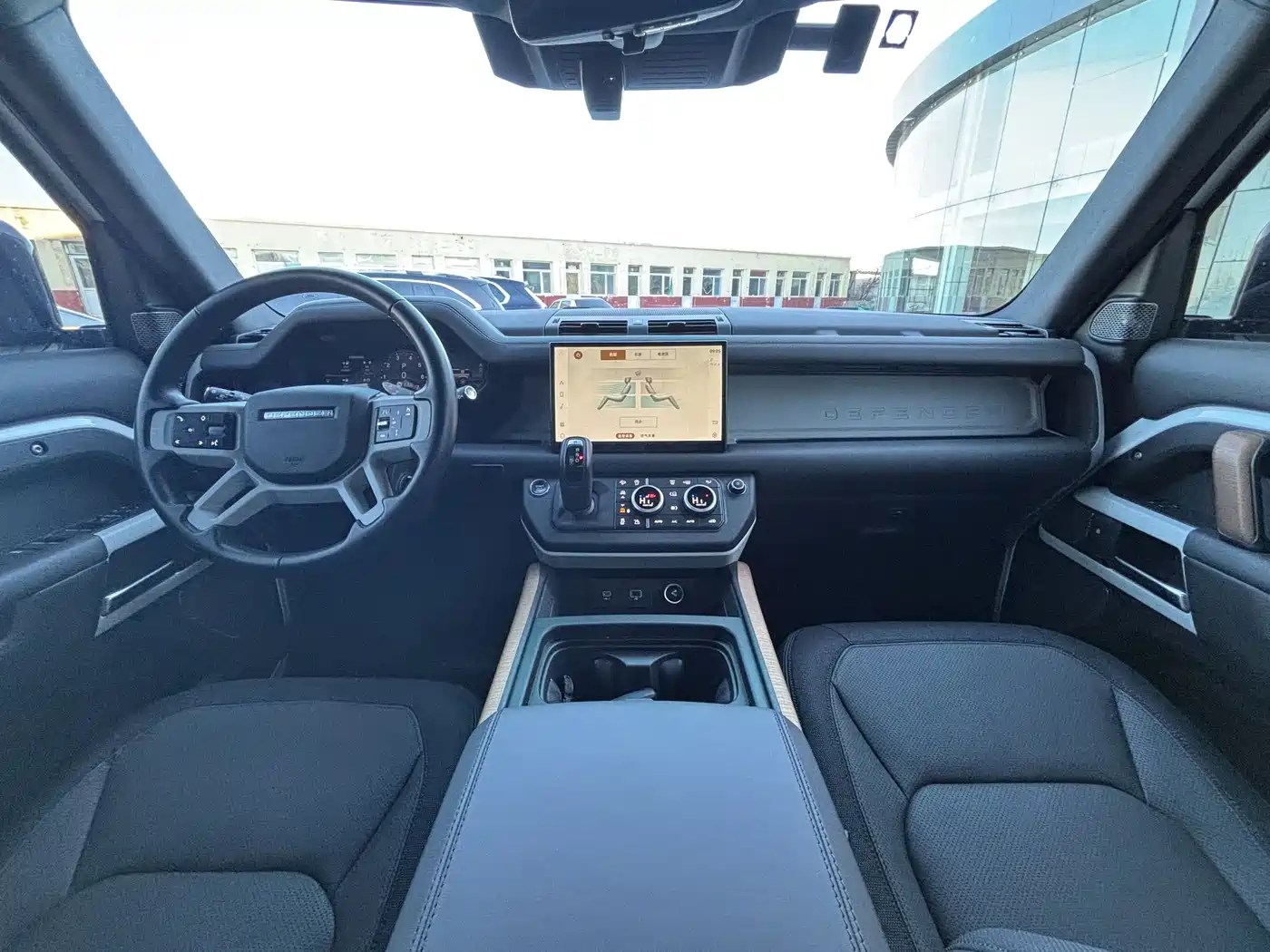 Land Rover Defender 2023 Model 110 3.0T P400 X-DYNAMIC HSE фото 12