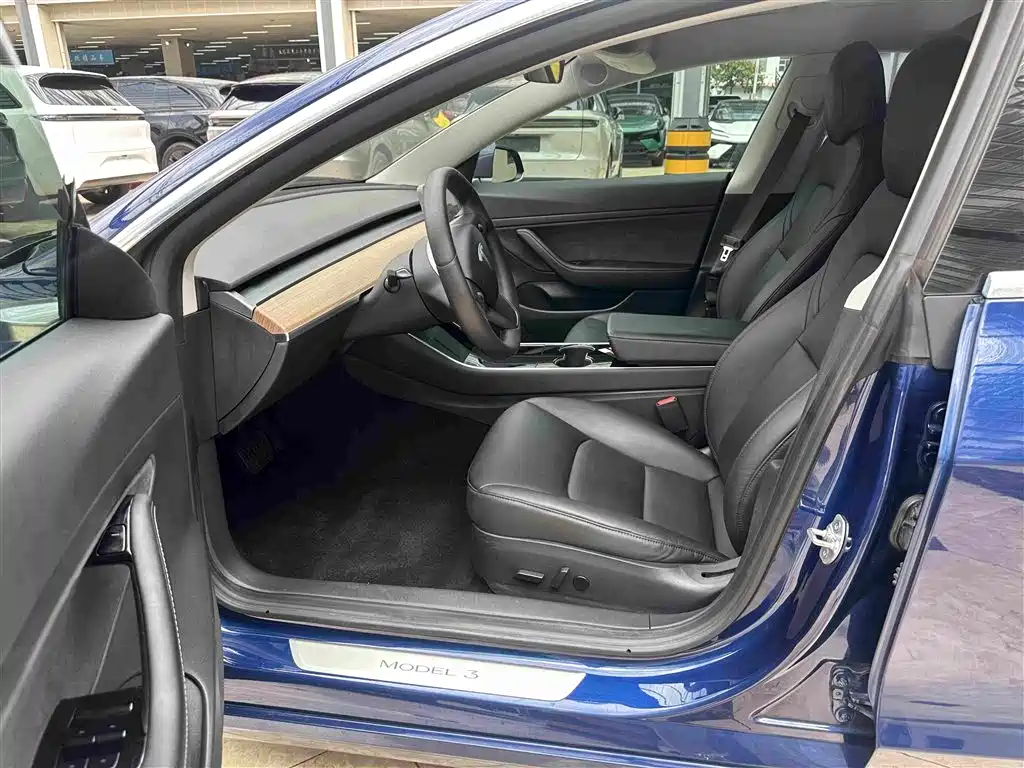 Фото 5 - Tesla Model 3