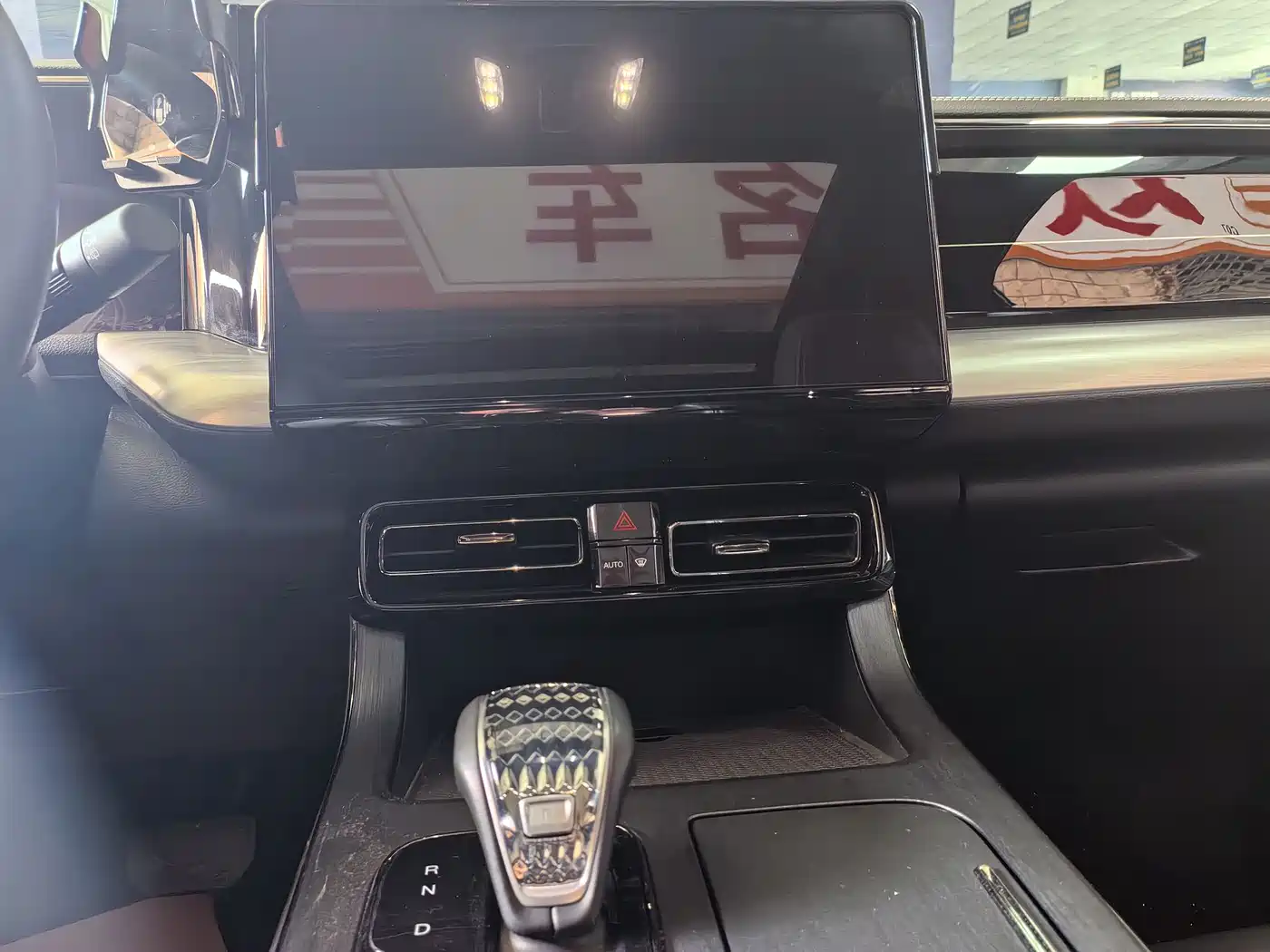 GAC Trumpchi Trumpchi GS8 2022 Dual Engine Series 2.0TM 2WD Premium Edition (7-Seater) фото 10