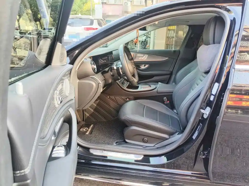 Mercedes-Benz E-Class, миниатюра 8