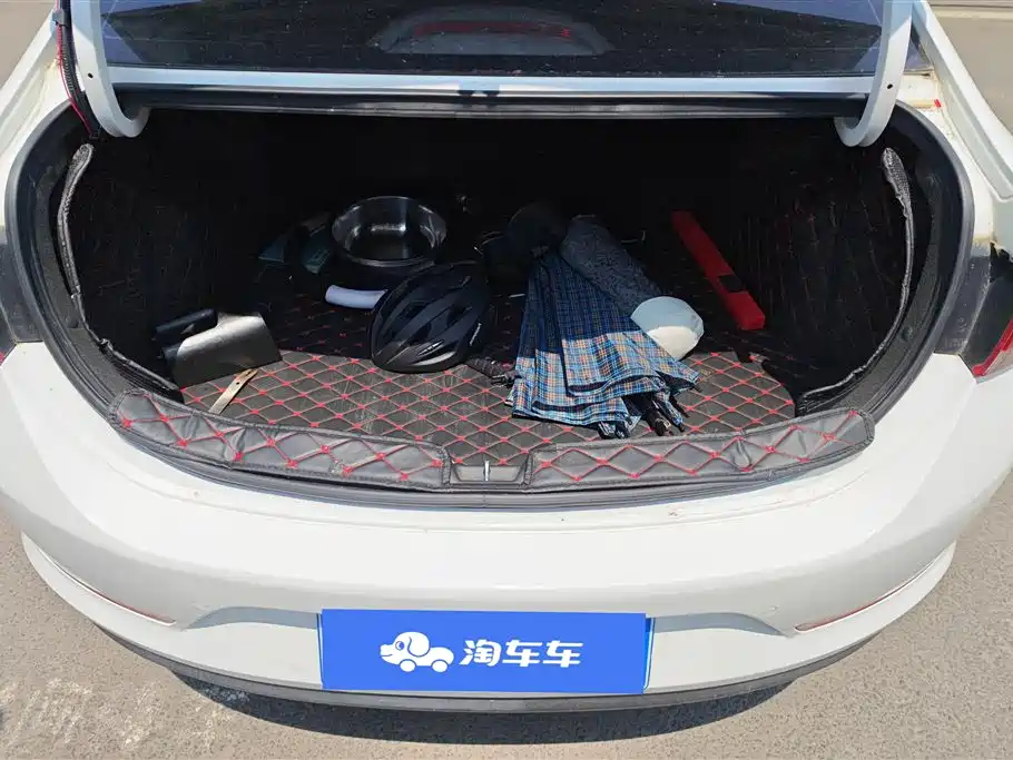 Hyundai Verna 2016 1.4L Automatic Cool Edition GLS фото 4