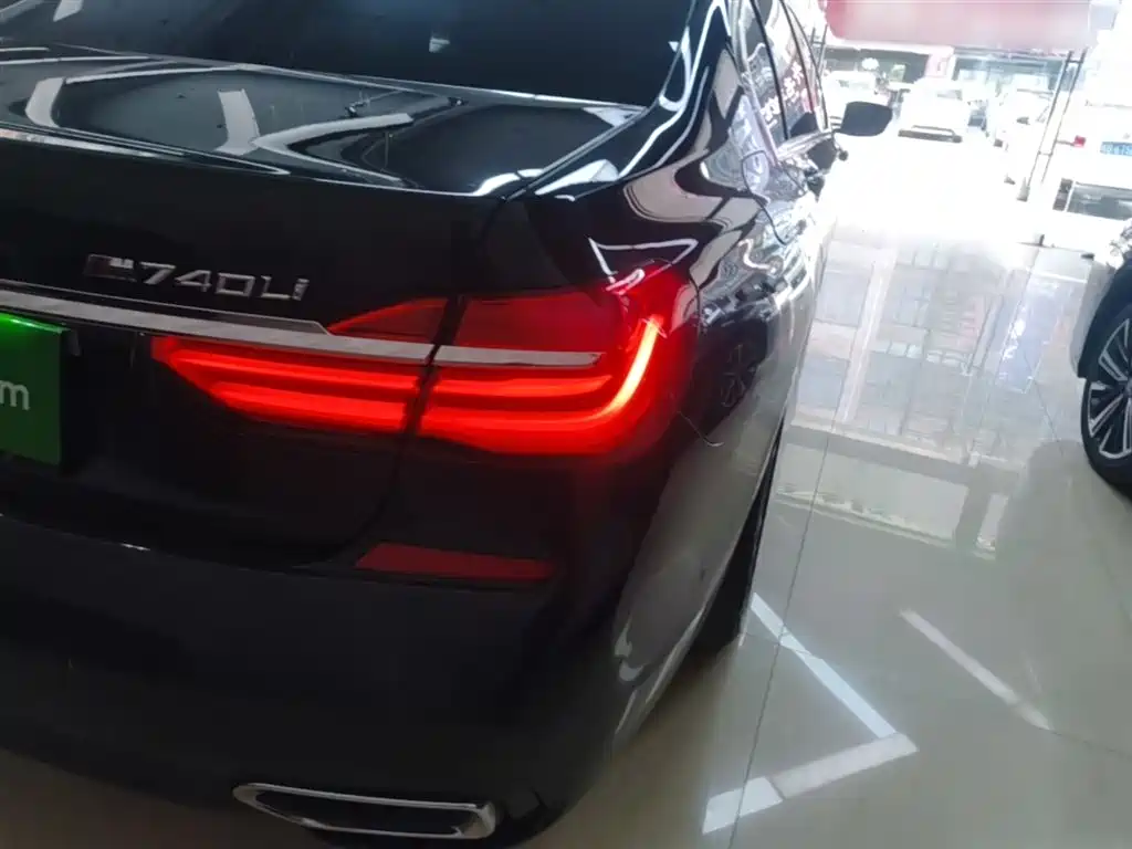BMW 7 Series 2018 730Li Leading Type M Sport Package фото 8