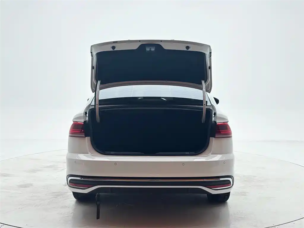 Volkswagen Bora 2023 280TSI DSG Prestige Edition фото 8