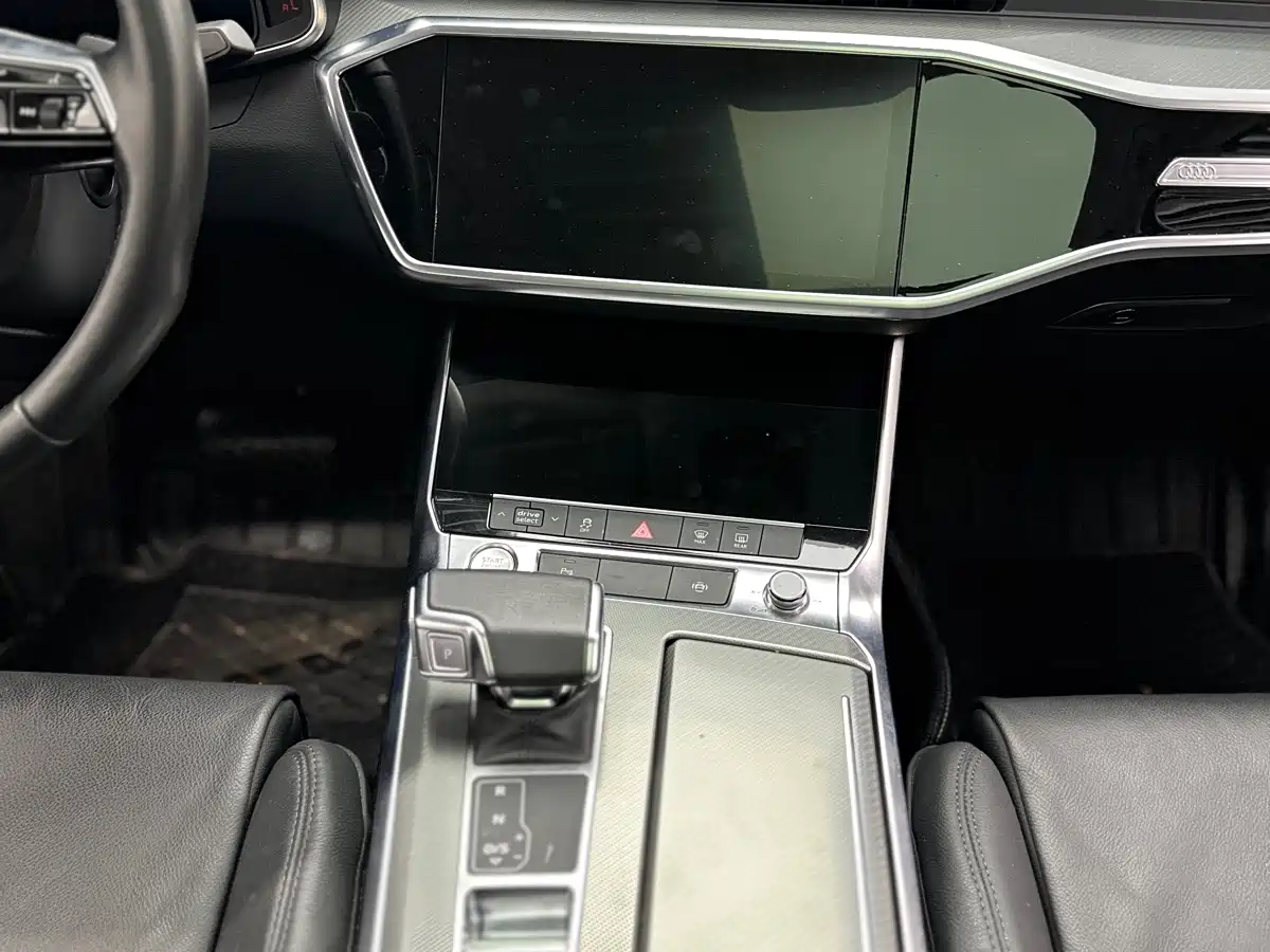 Audi A6L 2019 40 TFSI Luxury Elegance фото 12