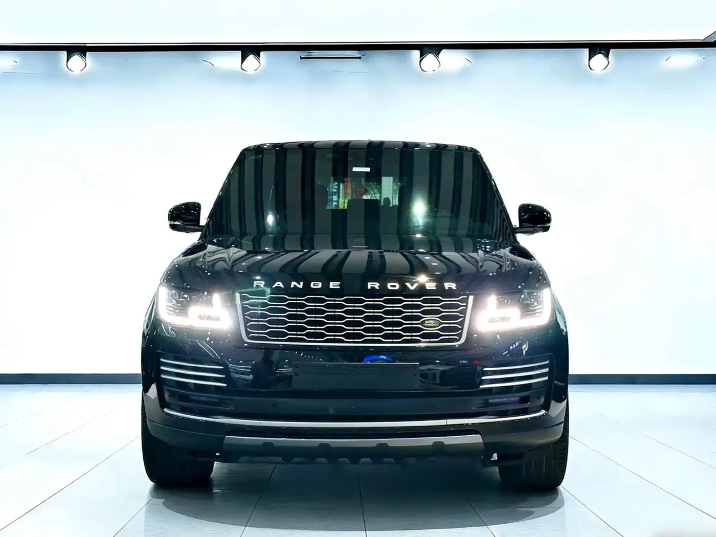 Land Rover Range Rover 2019 3.0 SC V6 Prestige Genesis Extended Edition фото 2