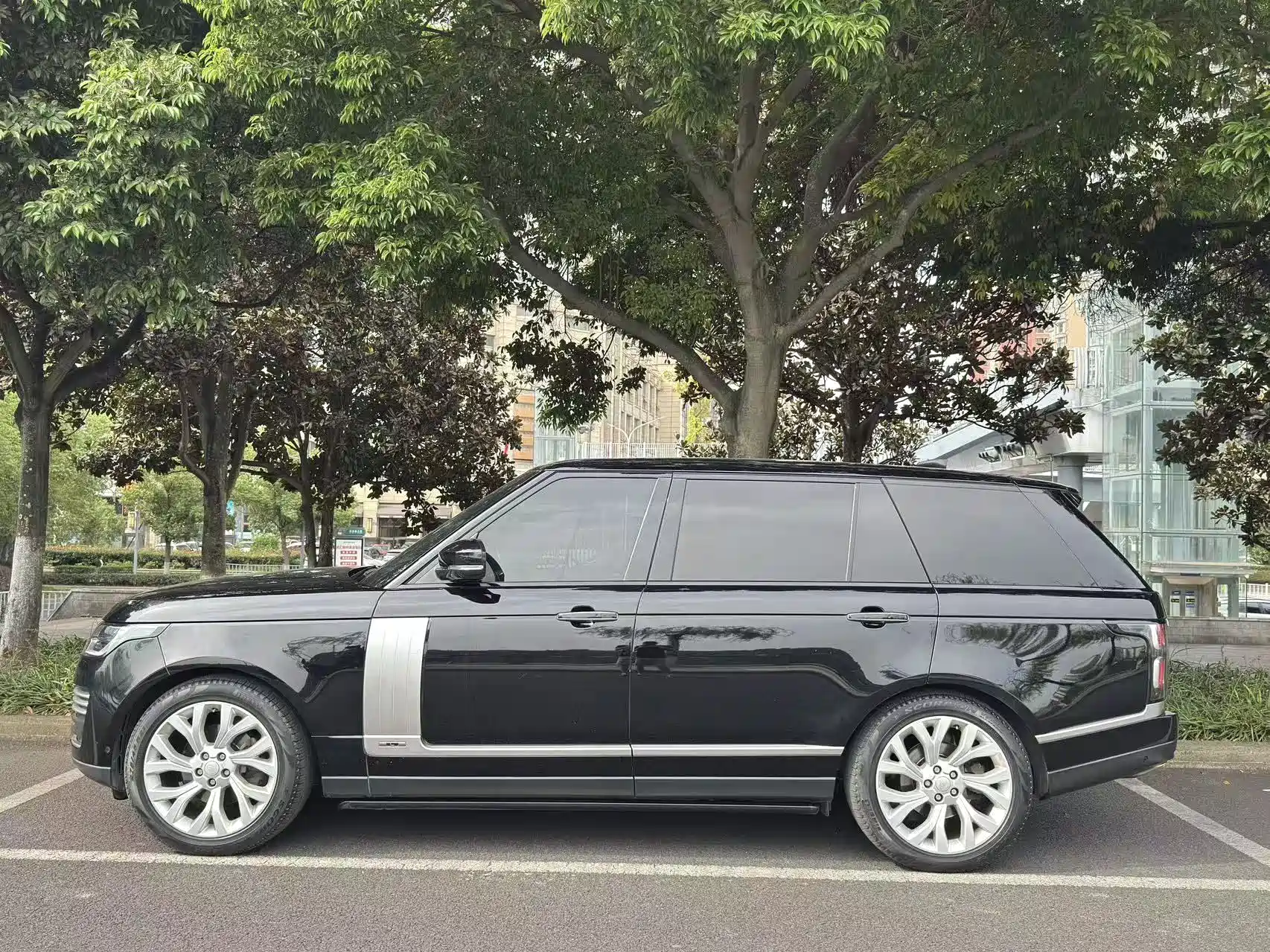 Фото 3 - Land Rover Range Rover