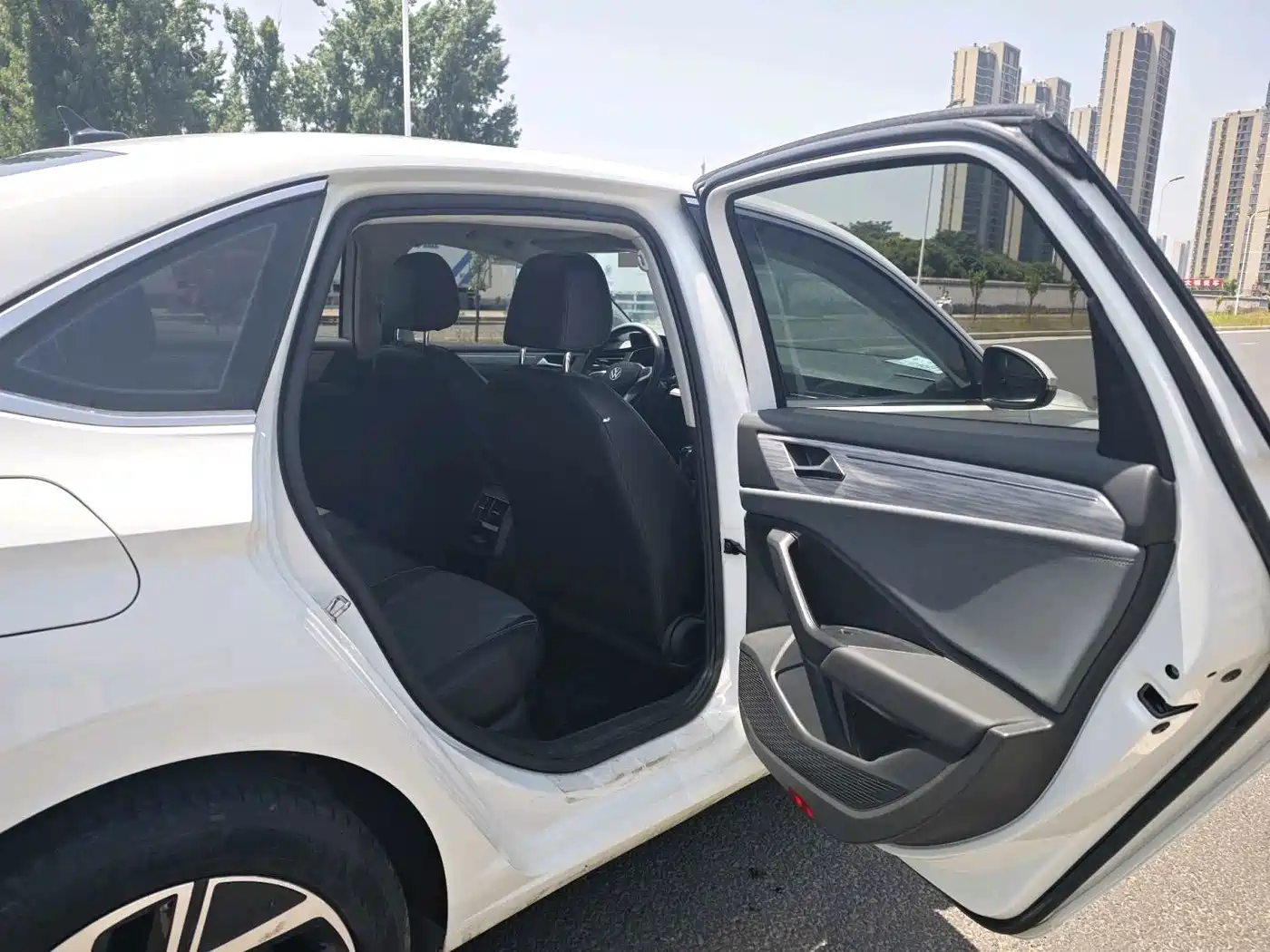 Volkswagen Sagitar 2023 Model Year 280TSI DSG Surpass Edition фото 12