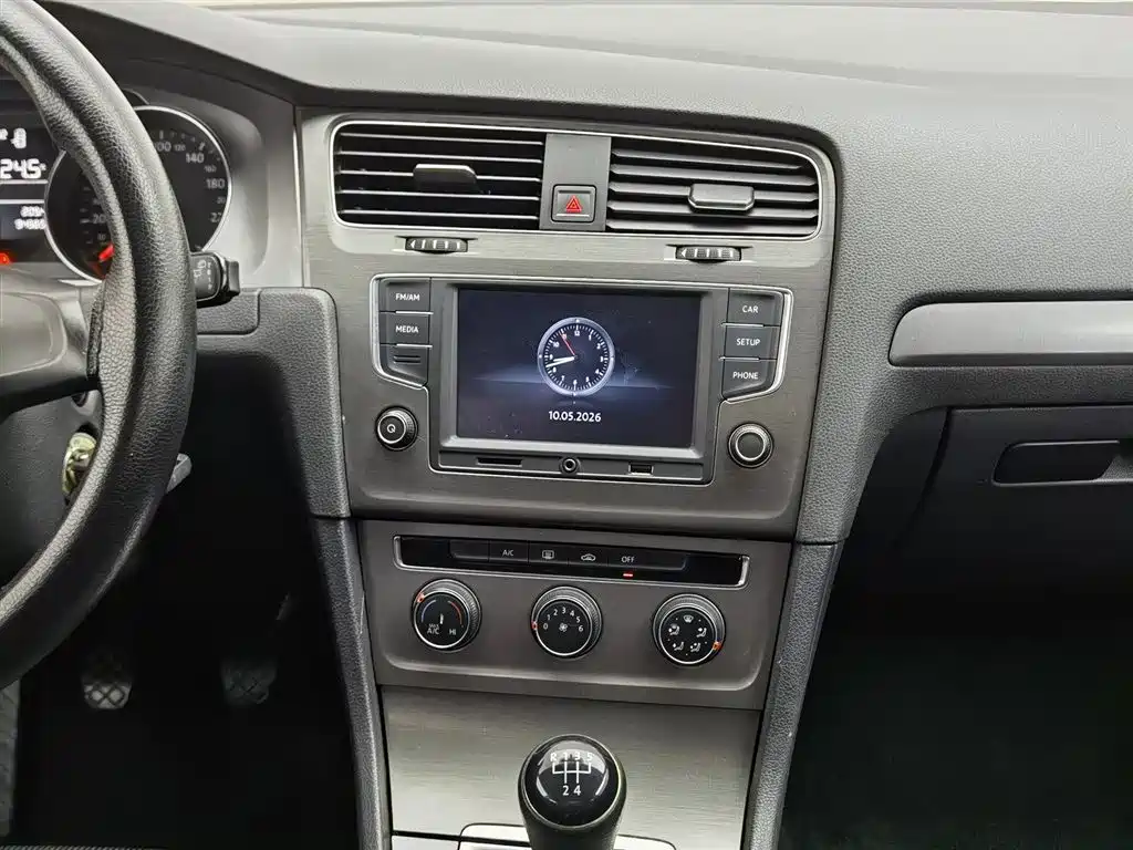 Volkswagen Golf 2014 1.6L Manual Fashion Type фото 12