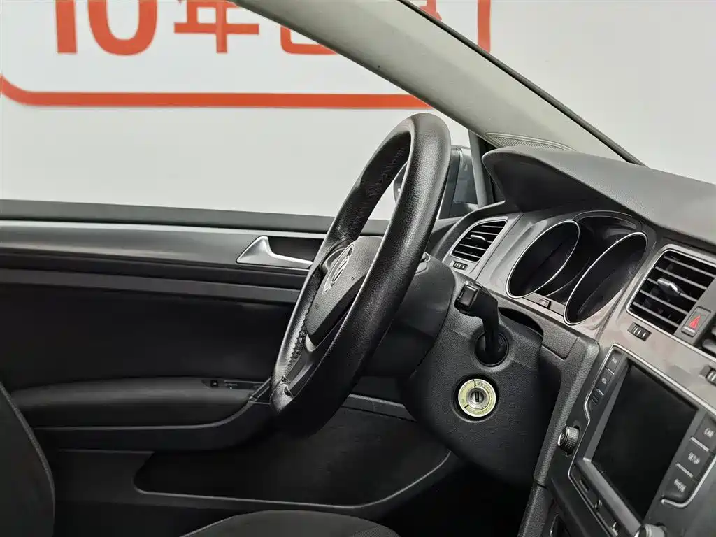 Volkswagen Golf 2014 1.6L Manual Fashion Type фото 22