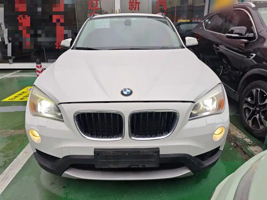 BMW X1 2013 sDrive18i Leading фото 3