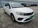 Фото 4 - Geely Vision