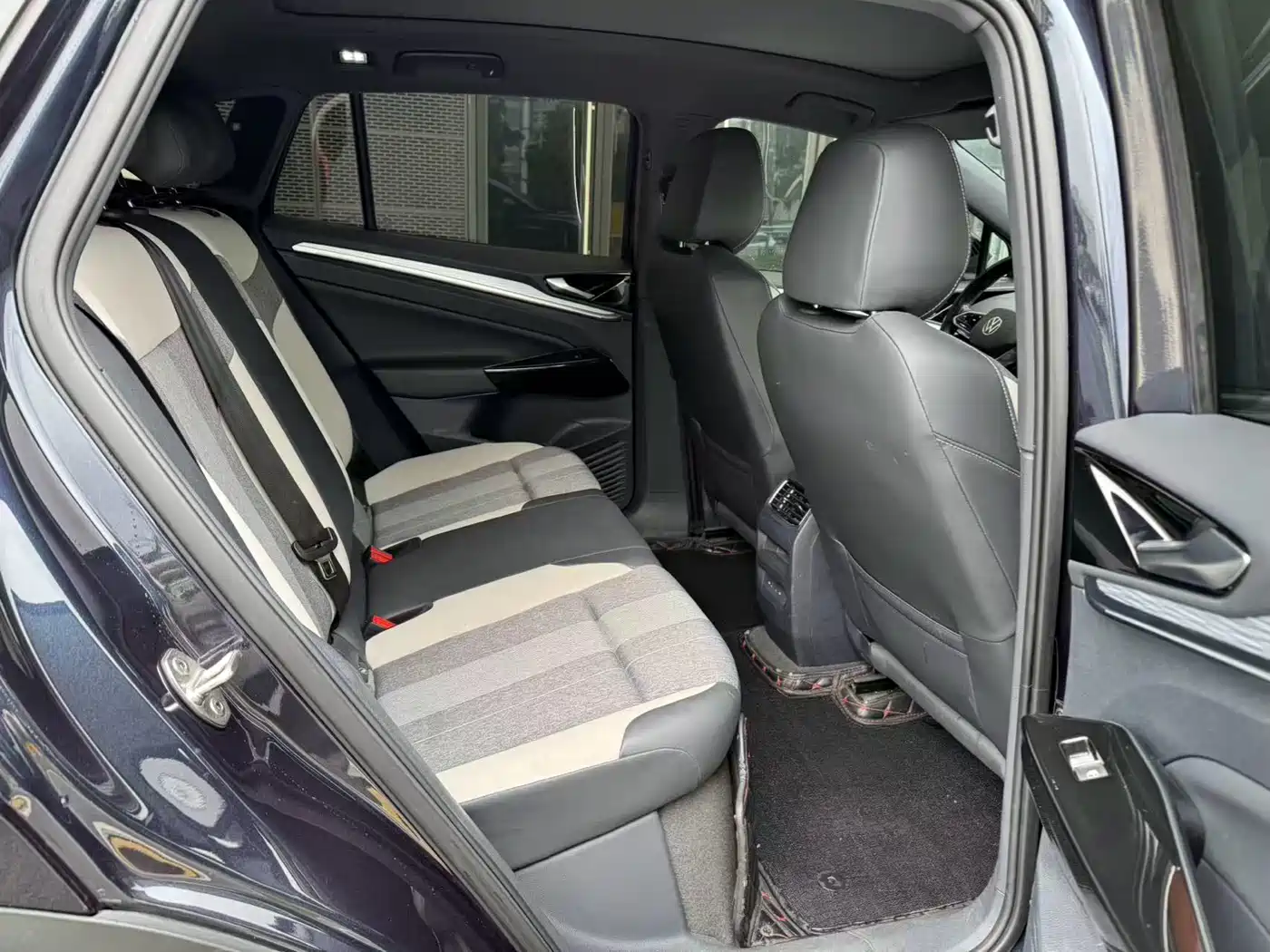 Volkswagen ID.4 CROZZ 2022 Standard Range PURE Edition фото 4
