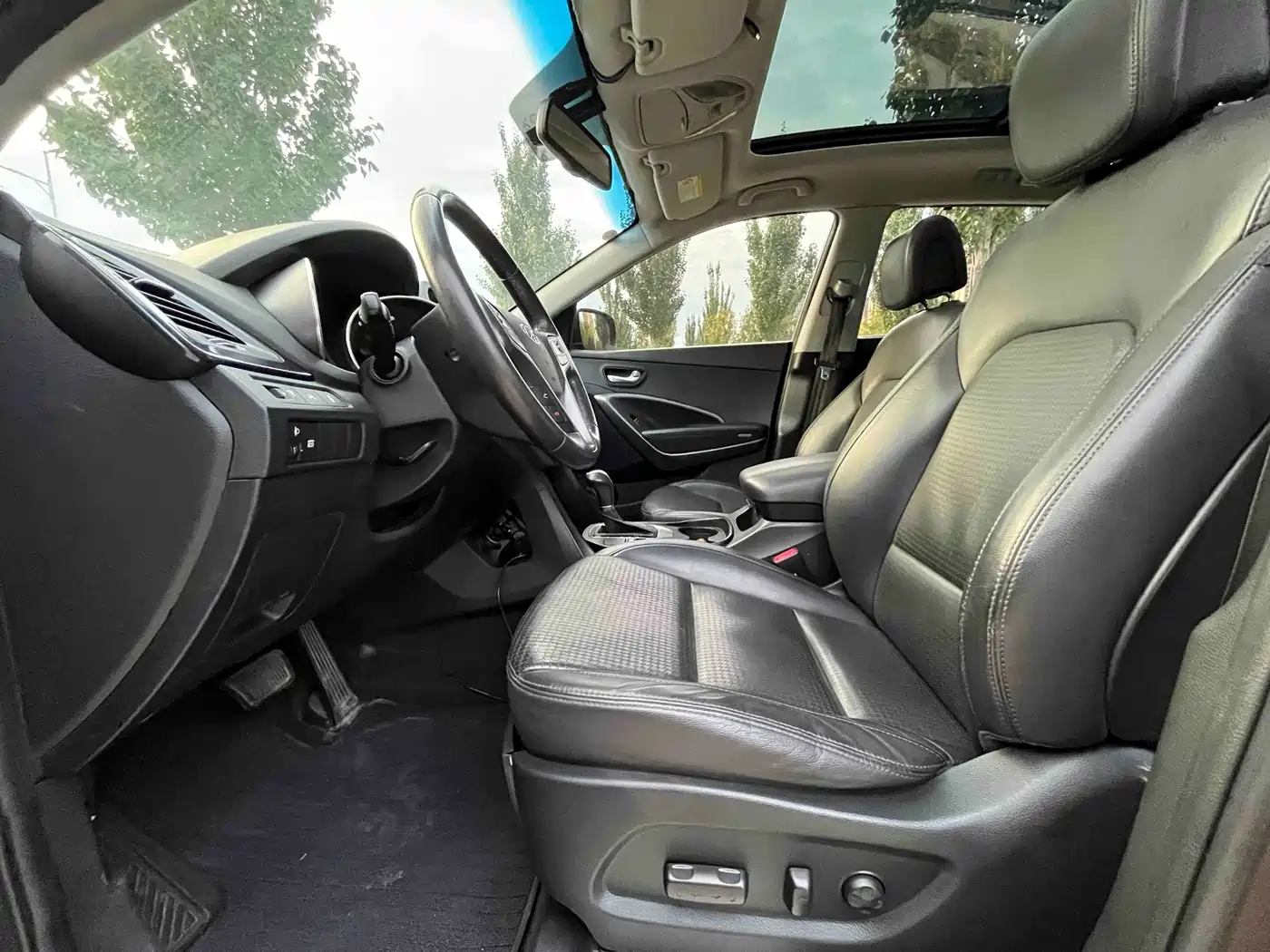 Hyundai Santa Fe 2013 2013 Model 2.4L Automatic 2WD Smart