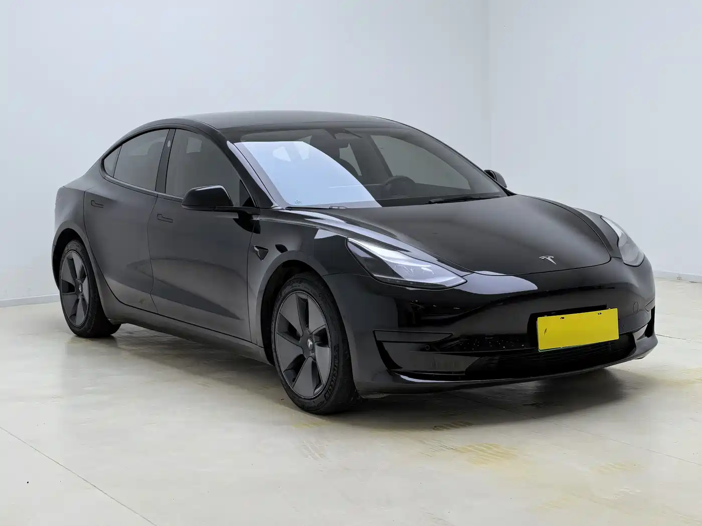 Фото 3 - Tesla Model 3
