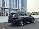 Photo 4 - Toyota Highlander