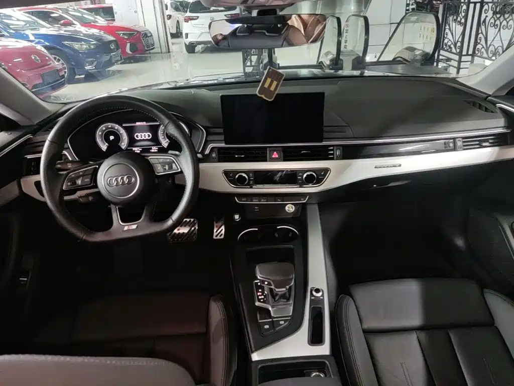 Фото 10 - Audi A5 (Import)