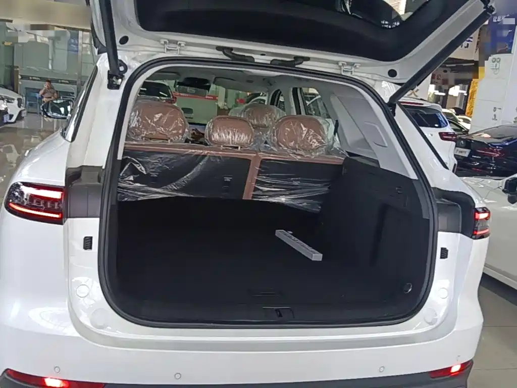 Chery Tiggo 8L 2026 2024 Model 2.0T 2WD Luxury 5-Seater