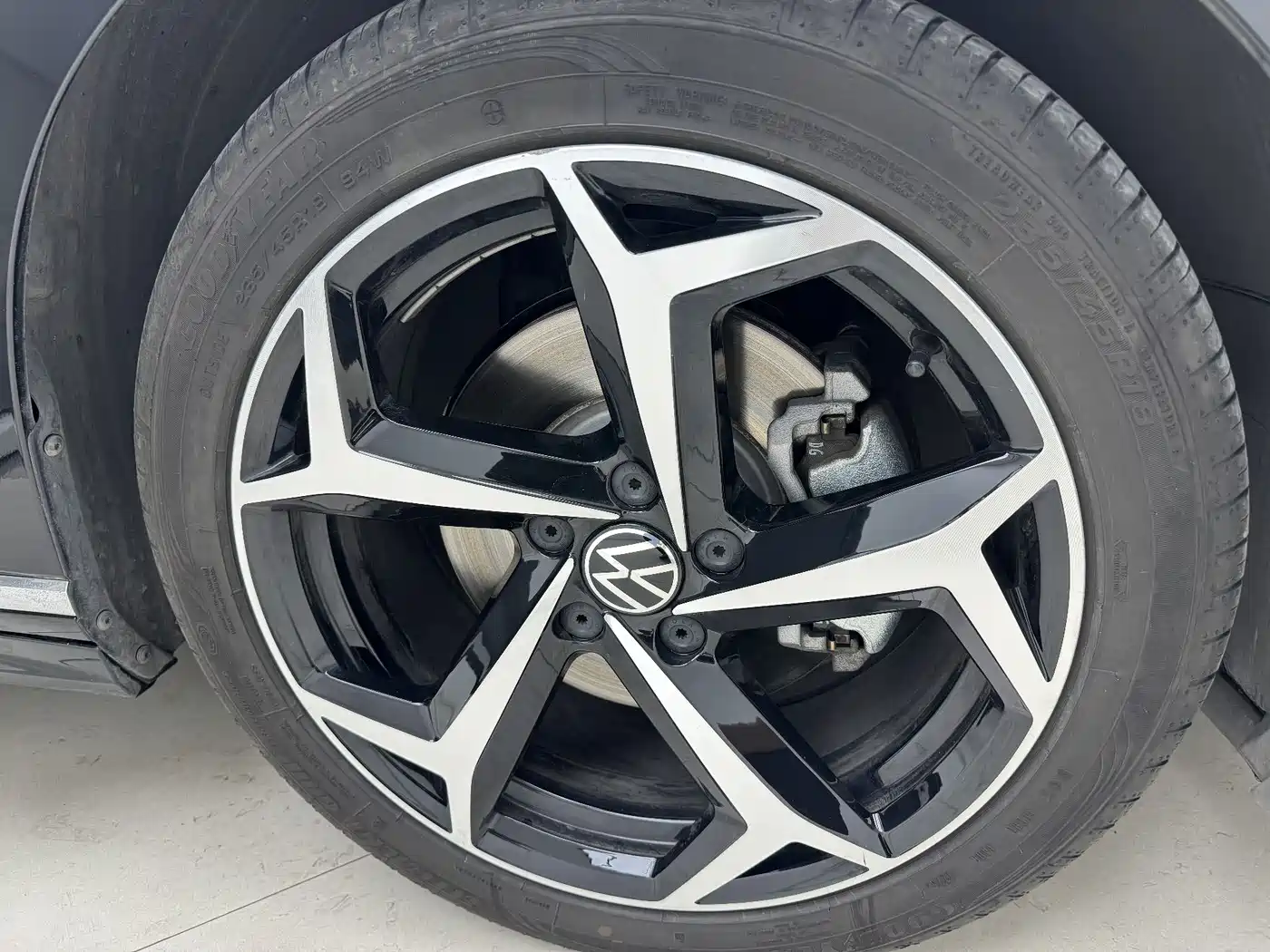 Volkswagen Magotan 2025 Facelift Public Edition 330TSI DSG Luxury фото 20