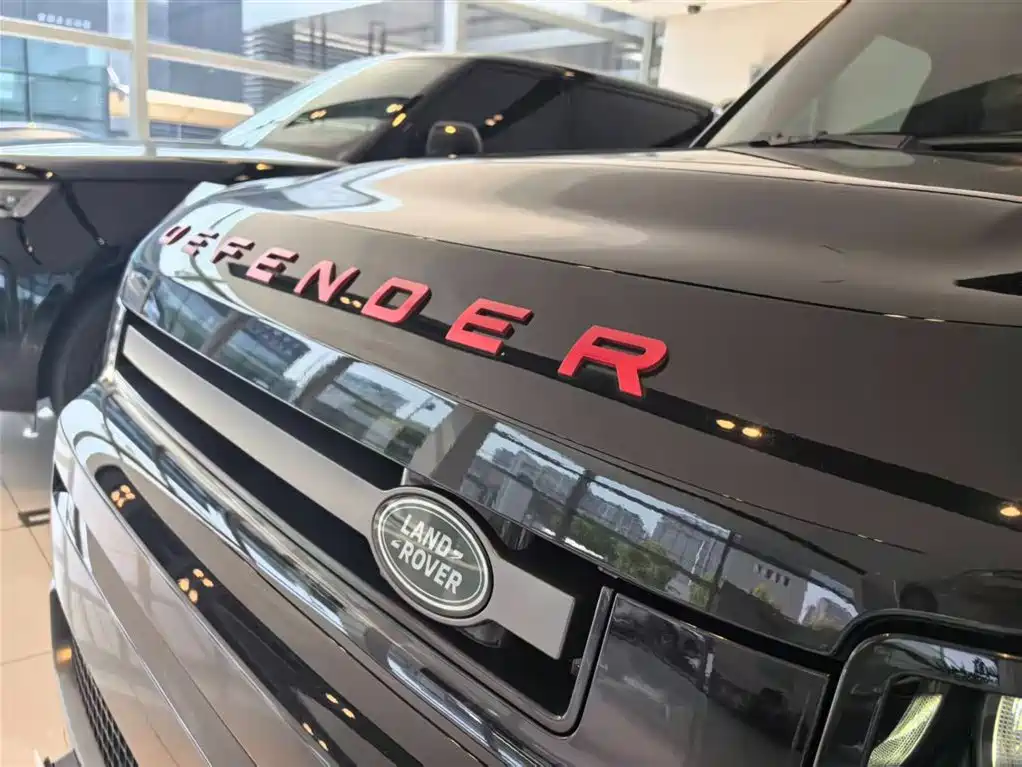 Land Rover Defender 2023 Facelift 110 5.0T V8 фото 13