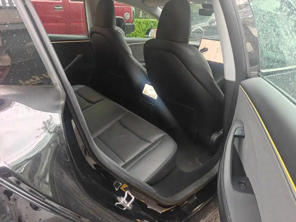 Фото 8 - Tesla Model 3