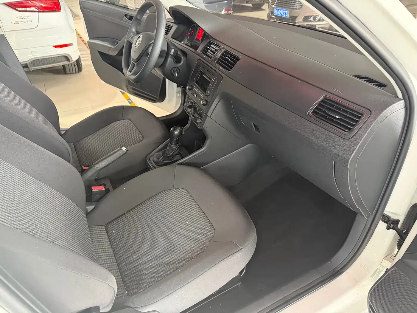 Volkswagen Santana 2016 1.6L Automatic Trend Edition фото 13