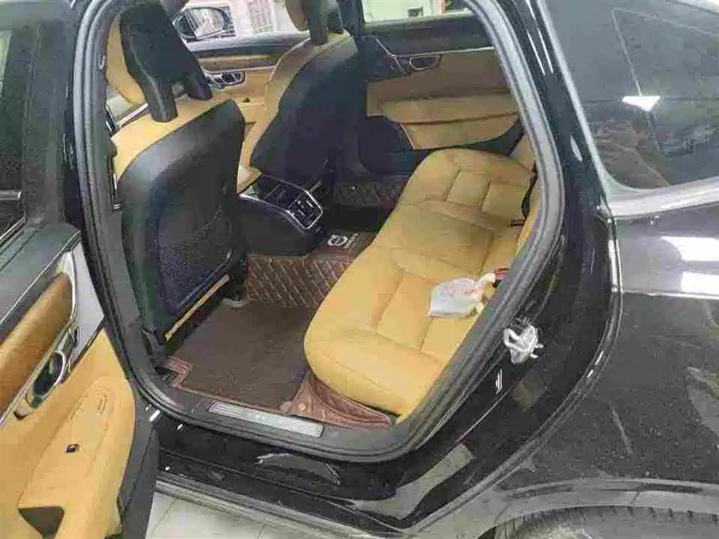 Photo 5 - Volvo S90