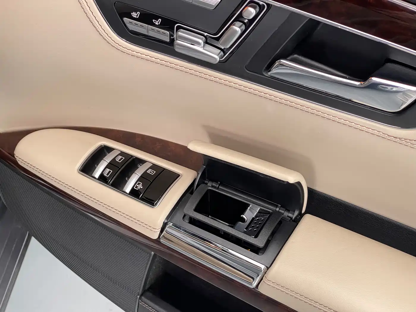 Mercedes-Benz S-Class 2012 S 600 L Grand Edition фото 43