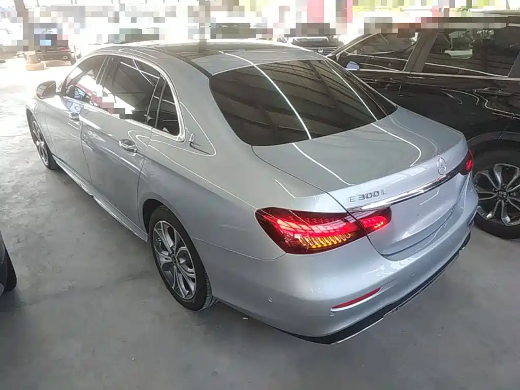 Photo 5 - Mercedes-Benz E-Class