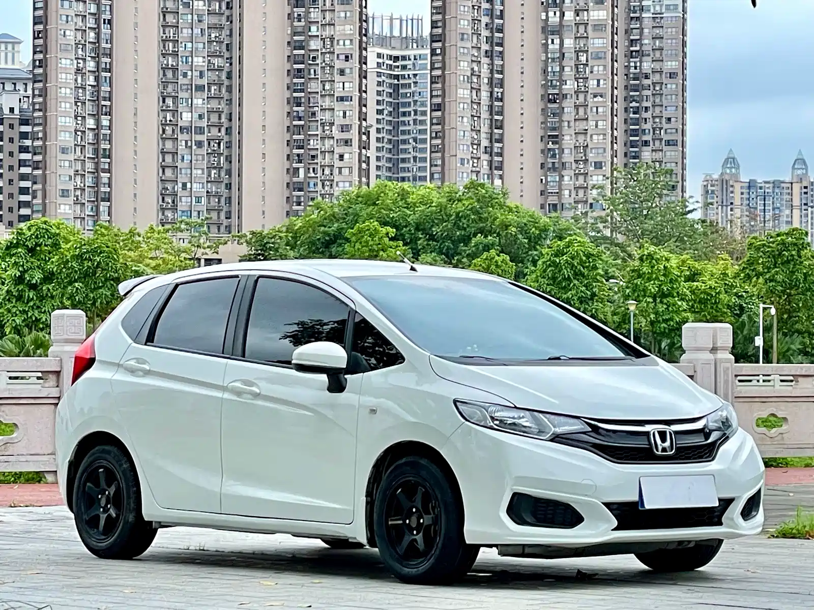 Фото 1 - Honda Fit