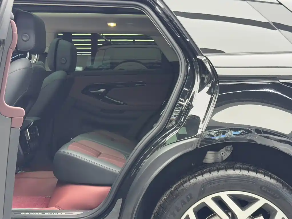Land Rover Range Rover Evoque 2026 2026 Range Rover Evoque L SE