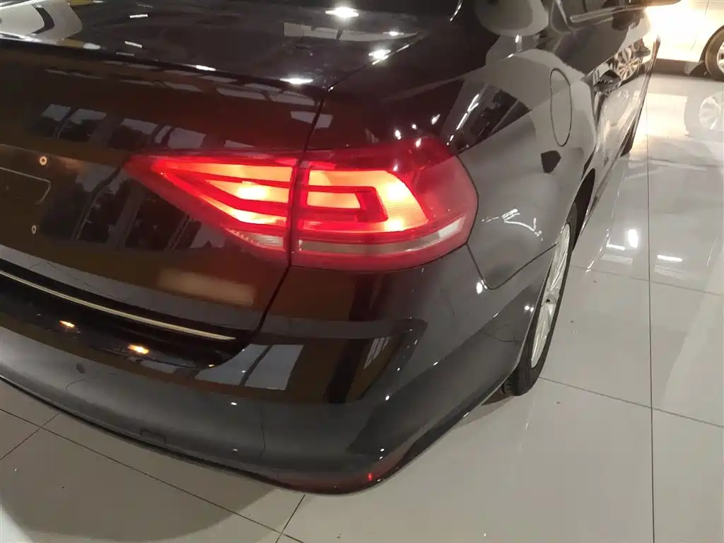 Volkswagen Lavida 2015 1.6L Automatic Comfort Edition фото 24