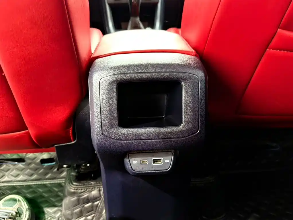Volkswagen Tharu 2025 Model Rising Star 1.5L Advance Edition фото 14