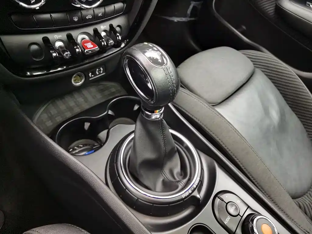 MINI CLUBMAN 2016 Facelift 1.5T COOPER фото 13