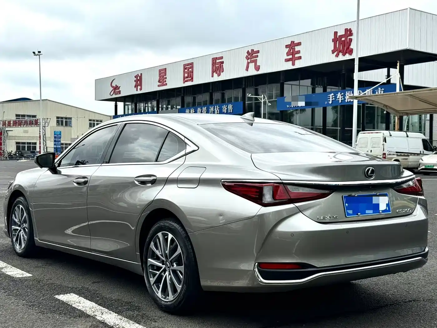 LEXUS ES