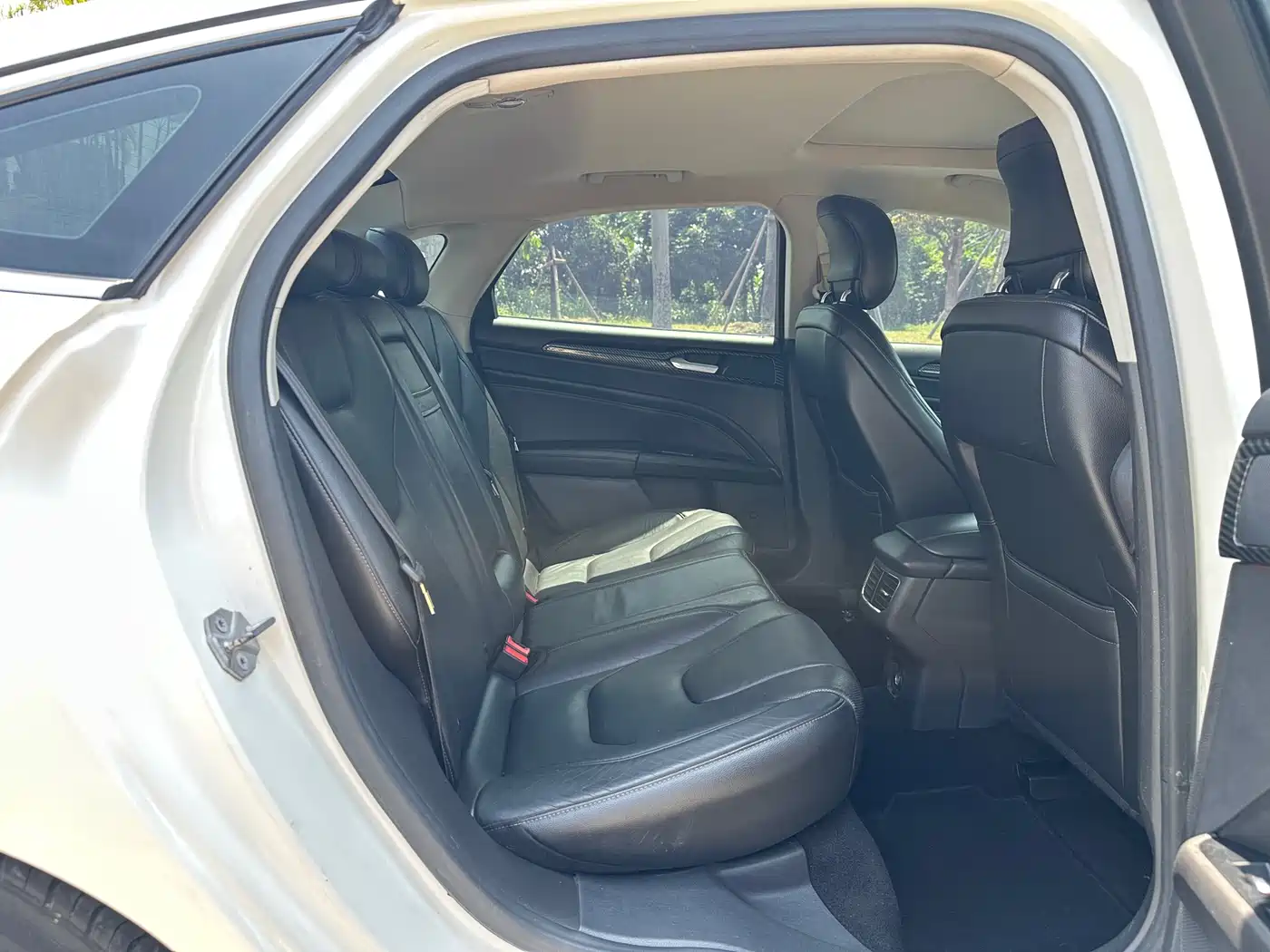 Ford Mondeo 2013 2.0L GTDi240 Luxury Sport фото 11