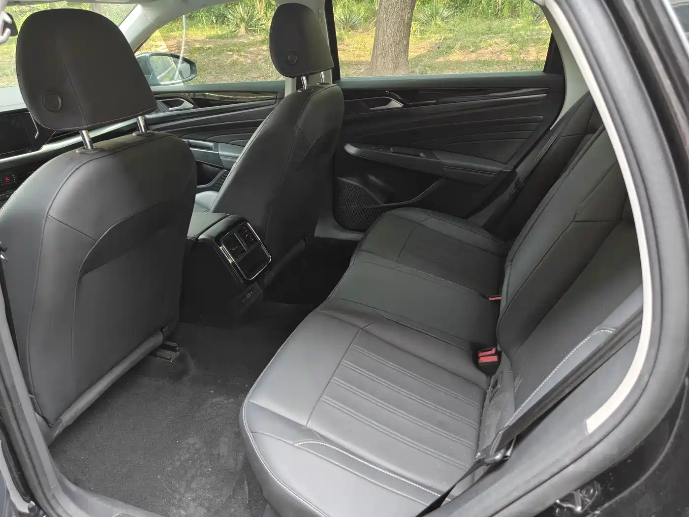 Volkswagen Passat 2024 280TSI Business Edition фото 12