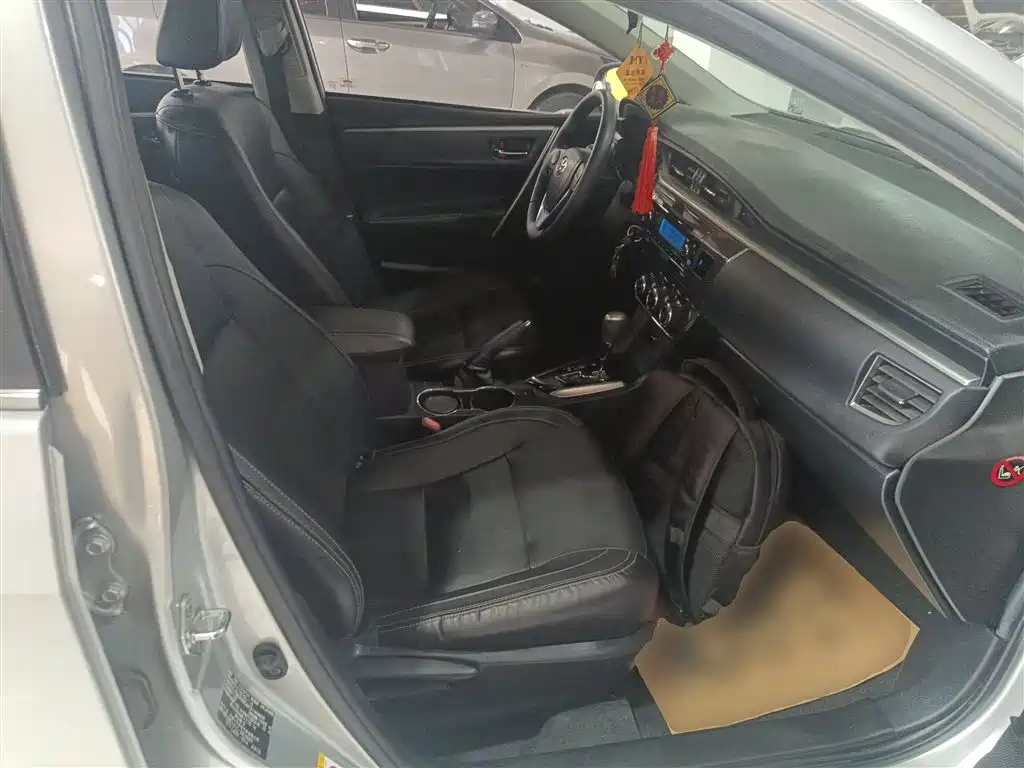 Toyota Corolla 2014 1.6L CVT GL-i Leather Edition фото 19