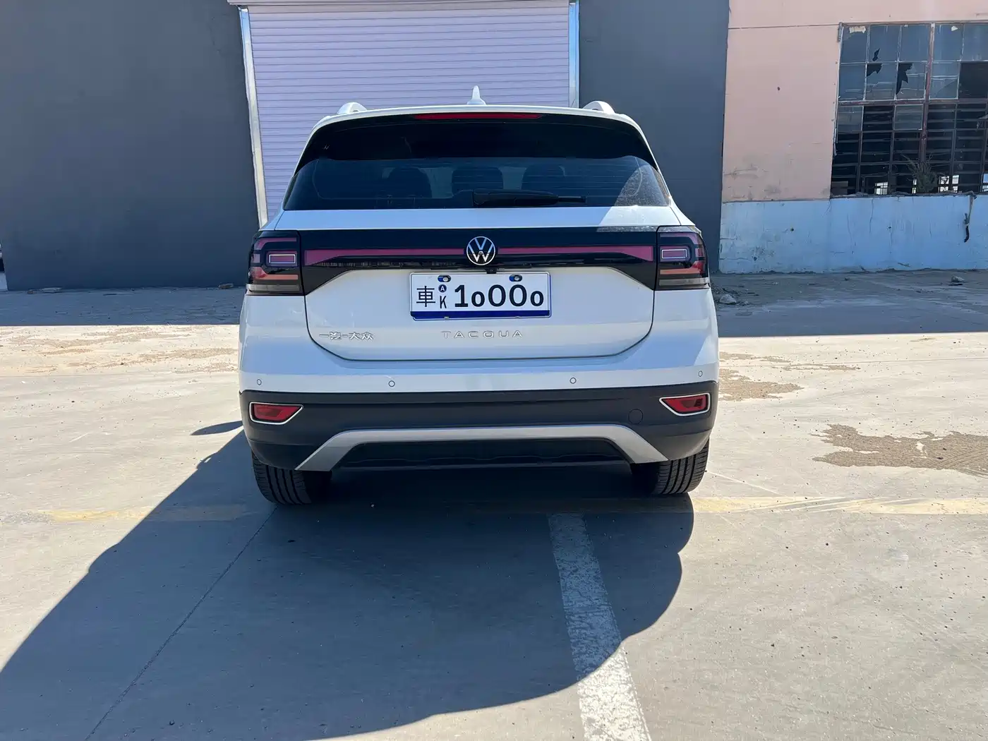 Volkswagen Tacqua 2023 2021 200TSI DSG Joy Smart Connect Edition